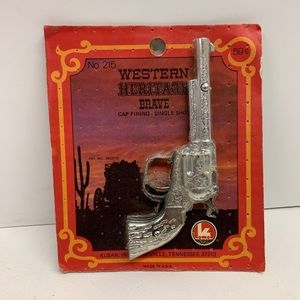 Rare Sealed Vintage Kusan Wester  Heritage  Brave NO. 215 Cap Gun Single Shot